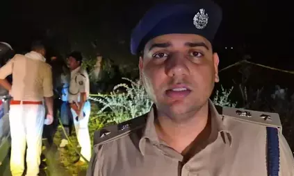 बिहार: दीपक कुमार हत्याकांड का आरोपी मुठभेड़ में घायल, पुलिस टीम पर की थी फायरिंग बिहार: दीपक कुमार हत्याकांड का आरोपी मुठभेड़ में घायल, पुलिस टीम पर की थी फायरिंग