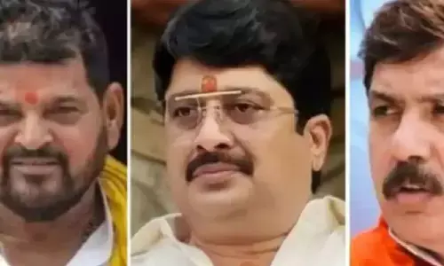 राजा भैया, बृजभूषण, धनंजय को कैसे मिले हथियारों के लाइसेंस? हाईकोर्ट ने 19 बाहुबलियों पर मांगी रिपोर्ट राजा भैया, बृजभूषण, धनंजय को कैसे मिले हथियारों के लाइसेंस? हाईकोर्ट ने 19 बाहुबलियों पर मांगी रिपोर्ट