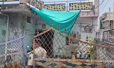 छत्तीसगढ़ : दुर्ग में एक ही परिवार के चार सदस्यों की संदिग्ध हालत में मौत, पति-पत्नी फंदे से लटके मिले