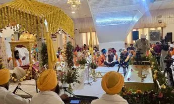 ऋषिकेश से हेमकुंड साहिब यात्रा का पहला जत्था रवाना, दिल्ली एलजी टीएस संधू ने दिखाई हरी झंडी