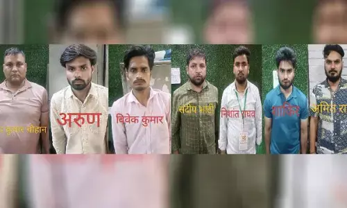 एसएससी परीक्षा में हाईटेक नकल का भंडाफोड़ एसएससी परीक्षा में हाईटेक नकल का भंडाफोड़