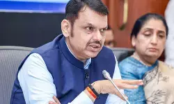 महाराष्ट्र: मुख्यमंत्री फडणवीस ने ईंधन की कालाबाजारी के खिलाफ चेतावनी दी