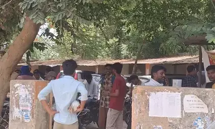 उत्तर प्रदेश: विश्वविद्यालयों में लागू होगा ड्रेस कोड, छात्रों और शिक्षकों ने फैसले का किया स्वागत उत्तर प्रदेश: विश्वविद्यालयों में लागू होगा ड्रेस कोड, छात्रों और शिक्षकों ने फैसले का किया स्वागत