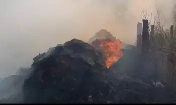 राजस्थान: शॉर्ट सर्किट से लगी भीषण आग, पलभर में कई परिवारों का आशियाना जलकर राख राजस्थान: शॉर्ट सर्किट से लगी भीषण आग, पलभर में कई परिवारों का आशियाना जलकर राख