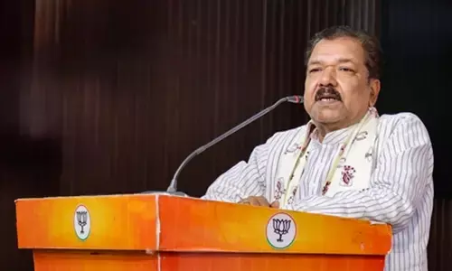 बिहार के मंत्री ने ऑनलाइन कॉकरोच जनता पार्टी के चलन पर साधा निशाना