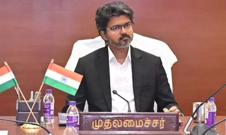 सुलूर में 10 वर्षीय बच्ची की हत्या, सीएम विजय ने पीड़ित माता-पिता से की फोन पर बात, कड़ी कार्रवाई का दिया आश्वासन सुलूर में 10 वर्षीय बच्ची की हत्या, सीएम विजय ने पीड़ित माता-पिता से की फोन पर बात, कड़ी कार्रवाई का दिया आश्वासन