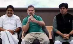 अगले एक साल में गिर जाएगी मोदी सरकार, कांग्रेस बैठक में बोले राहुल गांधी अगले एक साल में गिर जाएगी मोदी सरकार, कांग्रेस बैठक में बोले राहुल गांधी