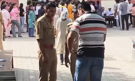 UPSC Prelims 2026: देश भर में कड़ी सुरक्षा के बीच यूपीएससी प्रारंभिक परीक्षा शुरू, 8 लाख से अधिक उम्मीदवार दे रहे एग्जाम UPSC Prelims 2026: देश भर में कड़ी सुरक्षा के बीच यूपीएससी प्रारंभिक परीक्षा शुरू, 8 लाख से अधिक उम्मीदवार दे रहे एग्जाम