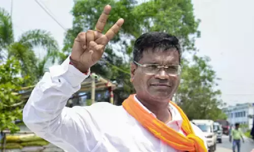 ममता के गढ़ फलता में भाजपा की प्रचंड जीत, देबांग्शु पांडा ने 1 लाख से ज्यादा वोटों से हराया ममता के गढ़ फलता में भाजपा की प्रचंड जीत, देबांग्शु पांडा ने 1 लाख से ज्यादा वोटों से हराया