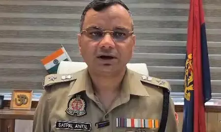 मुरादाबाद में रिश्तों का कत्ल! पत्नी ने प्रेमी संग मिलकर पति की जान ली.. पुलिस ने आरोपियों को दबोचा मुरादाबाद में रिश्तों का कत्ल! पत्नी ने प्रेमी संग मिलकर पति की जान ली.. पुलिस ने आरोपियों को दबोचा