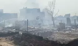 ग्रेटर नोएडा : झुग्गियों में भीषण आग, 20 से ज्यादा झुग्गियां जलकर राख, बाल-बाल बचे लोग