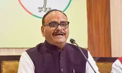मुरादाबाद एयरपोर्ट पर बड़ा हादसा टला, डिप्टी सीएम ब्रजेश पाठक के विमान के इंजन से उठा धुआं