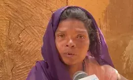 छत्तीसगढ़: पेंशन के लिए सास को पीठ पर लादकर बैंक पहुंची महिला, वीडियो वायरल छत्तीसगढ़: पेंशन के लिए सास को पीठ पर लादकर बैंक पहुंची महिला, वीडियो वायरल