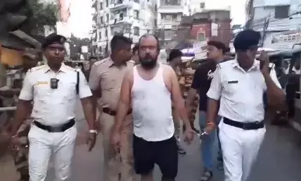 बमबाजी मामले के मास्टरमांइड शमीम की सड़क पर परेड, भाजपा नेता ने कहा- बदल रहा बंगाल