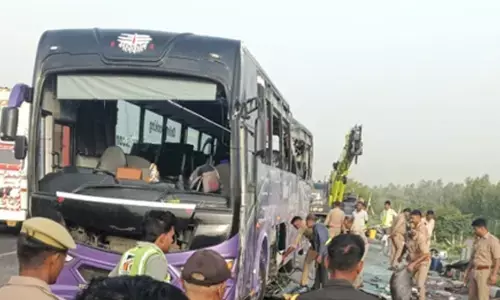लखनऊ-आगरा एक्सप्रेसवे पर हुए हादसे का सीएम योगी ने लिया संज्ञान, बिहार के पुलिसकर्मी और कैदी समेत 6 की मौत