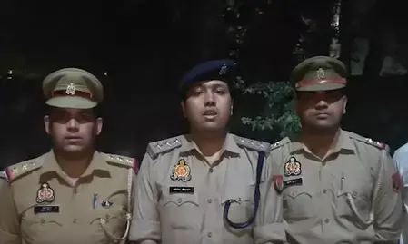 गाजियाबाद: पुलिस मुठभेड़ में चेन स्नैचिंग के आरोपी इरशाद के पैर में गोली लगी, दो आईफोन और तमंचा बरामद