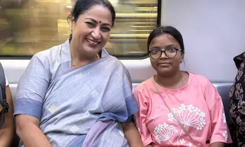 सीएम रेखा गुप्ता की पहल, दिल्ली मेट्रो के 10 स्टेशनों पर लगेंगे पुराने कपड़ों के कलेक्शन बॉक्स सीएम रेखा गुप्ता की पहल, दिल्ली मेट्रो के 10 स्टेशनों पर लगेंगे पुराने कपड़ों के कलेक्शन बॉक्स