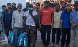भारत की बड़ी कूटनीतिक जीत: ईरान की जेल में बंद 10 भारतीय नाविक हुए रिहा, जल्द लौटेंगे वतन भारत की बड़ी कूटनीतिक जीत: ईरान की जेल में बंद 10 भारतीय नाविक हुए रिहा, जल्द लौटेंगे वतन