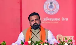 बिहार में आंधी तूफान और दीवार गिरने से पांच लोगों की मौत, मृतकों के परिजनों को 4-4 लाख रुपए मुआवजे की घोषणा बिहार में आंधी तूफान और दीवार गिरने से पांच लोगों की मौत, मृतकों के परिजनों को 4-4 लाख रुपए मुआवजे की घोषणा