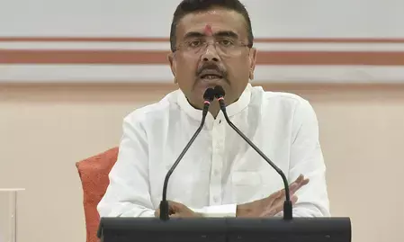 बंगाल में सीमा सुरक्षा के लिए बीएसएफ को सौंपी गई 142.79 एकड़ जमीन: सीएम सुवेंदु अधिकारी बंगाल में सीमा सुरक्षा के लिए बीएसएफ को सौंपी गई 142.79 एकड़ जमीन: सीएम सुवेंदु अधिकारी