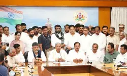 सीएम पद छोड़ने के बाद सिद्दारमैया का संकल्प – आखिरी सांस तक राजनीति में रहूंगा
