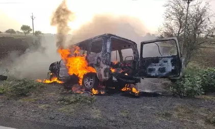 अजमेर में खौफनाक हादसा: चलती स्कॉर्पियो में लगी आग, कांग्रेस नेता समेत परिवार के 4 लोग जिंदा जले अजमेर में खौफनाक हादसा: चलती स्कॉर्पियो में लगी आग, कांग्रेस नेता समेत परिवार के 4 लोग जिंदा जले