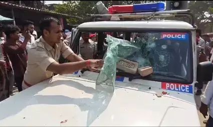 बिहार: गोपालगंज में महिला की पीटकर हत्या, आक्रोशित ग्रामीणों ने किया हंगामा, पुलिस वाहन क्षतिग्रस्त