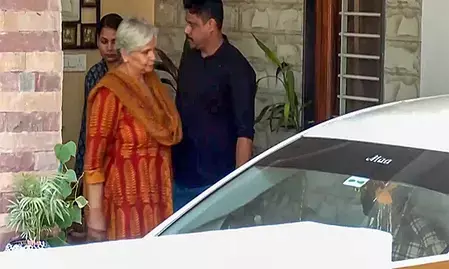 ट्विशा शर्मा केस: गिरफ्तारी के बाद गिरिबाला सिंह को मेडिकल जांच के लिए ले गई सीबीआई की टीम