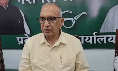 ईंधन कीमतों में कटौती की मांग तेज, इनेलो ने सरकार को दिया अल्टीमेटम ईंधन कीमतों में कटौती की मांग तेज, इनेलो ने सरकार को दिया अल्टीमेटम