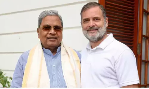 इस्तीफे के बाद राहुल गांधी और खरगे  से मिले कर्नाटक के पूर्व सीएम सिद्धारमैया