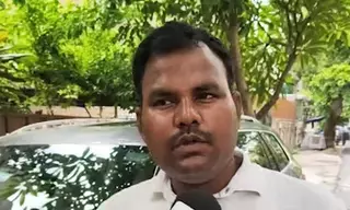 पूर्व आईएएस अधिकारी की मौत मामला : फायर ब्रिगेड पर देरी से पहुंचने का आरोप, एसी में ब्लास्ट से आग लगने का संदेह