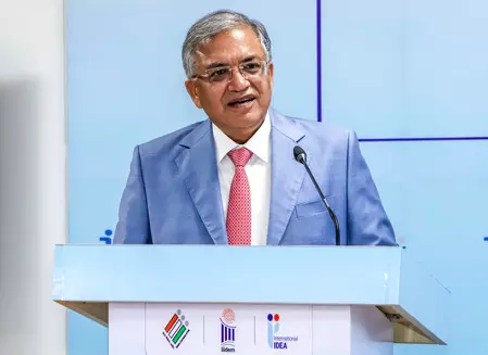 निष्पक्ष मतदाता सूची से निष्पक्ष चुनाव होते हैं, अधिवक्ताओं के सम्मेलन में बोले सीईसी ज्ञानेश कुमार निष्पक्ष मतदाता सूची से निष्पक्ष चुनाव होते हैं, अधिवक्ताओं के सम्मेलन में बोले सीईसी ज्ञानेश कुमार
