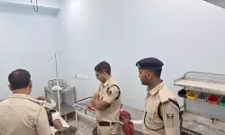 बिहार: पुलिस मुठभेड़ में 50 हजार रुपए इनामी खूंखार अपराधी पैर में गोली लगने से घायल, भागने की कोशिश नाकाम बिहार: पुलिस मुठभेड़ में 50 हजार रुपए इनामी खूंखार अपराधी पैर में गोली लगने से घायल, भागने की कोशिश नाकाम