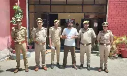 लखनऊ पुलिस ने 25 हजार के इनामी बदमाश को किया गिरफ्तार, गिरोह का होगा भंडाफोड़ लखनऊ पुलिस ने 25 हजार के इनामी बदमाश को किया गिरफ्तार, गिरोह का होगा भंडाफोड़