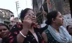 सोनारपुर में अभिषेक बनर्जी का विरोध, स्थानीय लोगों ने नौकरियां छीनने के लिए जिम्मेदार ठहराया सोनारपुर में अभिषेक बनर्जी का विरोध, स्थानीय लोगों ने नौकरियां छीनने के लिए जिम्मेदार ठहराया