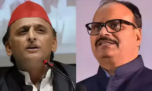 UP Politics: सोशल मीडिया पर आमने-सामने आए अखिलेश यादव और ब्रजेश पाठक, इंटरव्यू को लेकर छिड़ी सियासी जंग UP Politics: सोशल मीडिया पर आमने-सामने आए अखिलेश यादव और ब्रजेश पाठक, इंटरव्यू को लेकर छिड़ी सियासी जंग