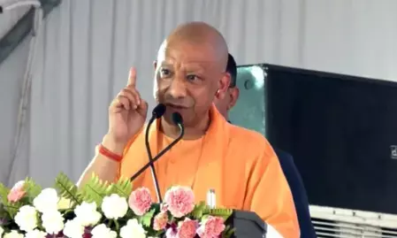 अहिंसा सर्वोच्च धर्म, लेकिन देश-समाज की सुरक्षा के लिए खतरा पैदा करने वालों के प्रति अपनाना होगा सख्त रवैया : सीएम योगी अहिंसा सर्वोच्च धर्म, लेकिन देश-समाज की सुरक्षा के लिए खतरा पैदा करने वालों के प्रति अपनाना होगा सख्त रवैया : सीएम योगी
