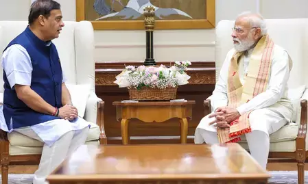 असम के सीएम सरमा ने पीएम मोदी से की मुलाकात, विकास एजेंडे के बारे में दी जानकारी