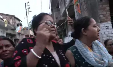 सोनारपुर में अभिषेक बनर्जी का विरोध, स्थानीय लोगों ने नौकरियां छीनने के लिए जिम्मेदार ठहराया
