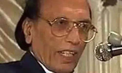 न जाने किस गली में जिंदगी की.... न जाने किस गली में जिंदगी की....