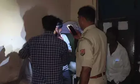 हमीरपुर में मोबाइल फ्लैश की रोशनी में घायल को लगाए गए टांके, स्वास्थ्य व्यवस्था पर उठे सवाल