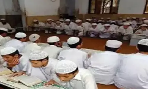 यूपी में मदरसा बोर्ड के मेधावियों को सरकार करेगी सम्मानित, टॉप-3 छात्रों को मिलेगा टैबलेट यूपी में मदरसा बोर्ड के मेधावियों को सरकार करेगी सम्मानित, टॉप-3 छात्रों को मिलेगा टैबलेट