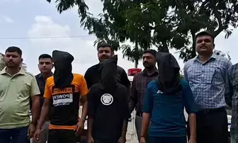 अहमदाबाद में बंद फ्लैट में मिला वडोदरा के इमरान का शव, 4 रूम पार्टनर हत्या के आरोप में गिरफ्तार अहमदाबाद में बंद फ्लैट में मिला वडोदरा के इमरान का शव, 4 रूम पार्टनर हत्या के आरोप में गिरफ्तार