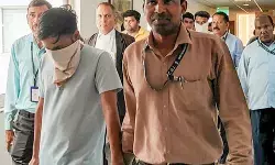 NEET पेपर लीक केस में सुप्रीम कोर्ट का बड़ा फैसला! आरोपियों की बढ़ी कस्टडी, CBT मोड पर रोक से इनकार NEET पेपर लीक केस में सुप्रीम कोर्ट का बड़ा फैसला! आरोपियों की बढ़ी कस्टडी, CBT मोड पर रोक से इनकार