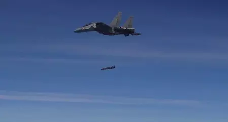 भारत की रक्षा शक्ति को मिली नई उड़ान: DRDO ने स्वदेशी एंटी-रेडिएशन मिसाइल रुद्रम-II का किया सफल परीक्षण भारत की रक्षा शक्ति को मिली नई उड़ान: DRDO ने स्वदेशी एंटी-रेडिएशन मिसाइल रुद्रम-II का किया सफल परीक्षण
