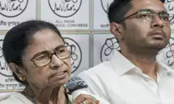 पश्चिम बंगाल की राजनीति में बढ़ी हलचल, ममता बनर्जी की पार्टी में टूट की अटकलें तेज पश्चिम बंगाल की राजनीति में बढ़ी हलचल, ममता बनर्जी की पार्टी में टूट की अटकलें तेज