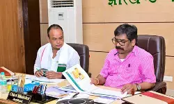 प्रत्येक नागरिक को गुणवत्तापूर्ण एवं सुलभ स्वास्थ्य सेवाएं उपलब्ध कराना सरकार की प्राथमिकता: सीएम हेमंत सोरेन प्रत्येक नागरिक को गुणवत्तापूर्ण एवं सुलभ स्वास्थ्य सेवाएं उपलब्ध कराना सरकार की प्राथमिकता: सीएम हेमंत सोरेन