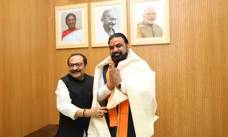 महान विभूतियों की जन्मस्थलियां बनेंगी आदर्श ग्राम, सांसद विवेक ठाकुर ने सीएम का जताया आभार