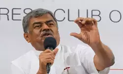 बीके हरिप्रसाद बने कर्नाटक कांग्रेस के नए अध्यक्ष, डीके शिवकुमार की संभालेंगे जिम्मेदारी बीके हरिप्रसाद बने कर्नाटक कांग्रेस के नए अध्यक्ष, डीके शिवकुमार की संभालेंगे जिम्मेदारी