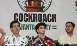 कौन हैं कॉकरोच जनता पार्टी के तीन प्रवक्ता? जिन्होंने दिल्ली में पहली प्रेस कॉन्फ्रेंस कर रखा एजेंडा कौन हैं कॉकरोच जनता पार्टी के तीन प्रवक्ता? जिन्होंने दिल्ली में पहली प्रेस कॉन्फ्रेंस कर रखा एजेंडा